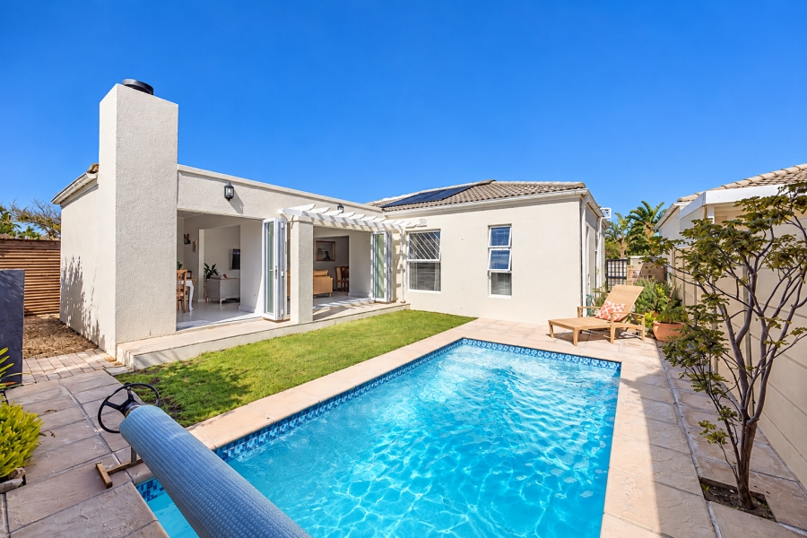 3 Bedroom Property for Sale in Sunningdale Western Cape